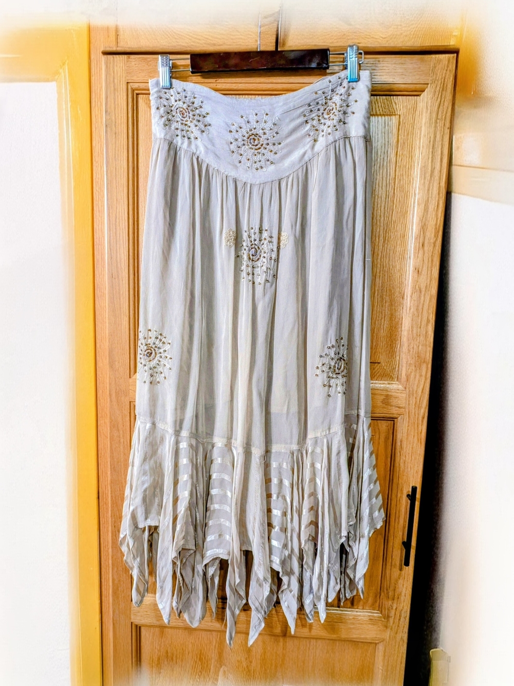 Vintage Wally India Boho Beaded Handkerchief Hem Midi Skirt Beige

Brand: Wally